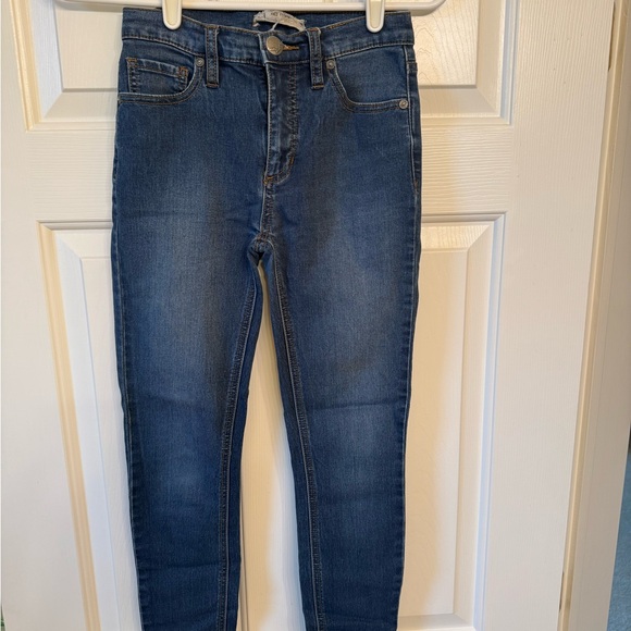Free People Denim - Free People High Rise Skinny Jeans in Medium Wash, Size 24
